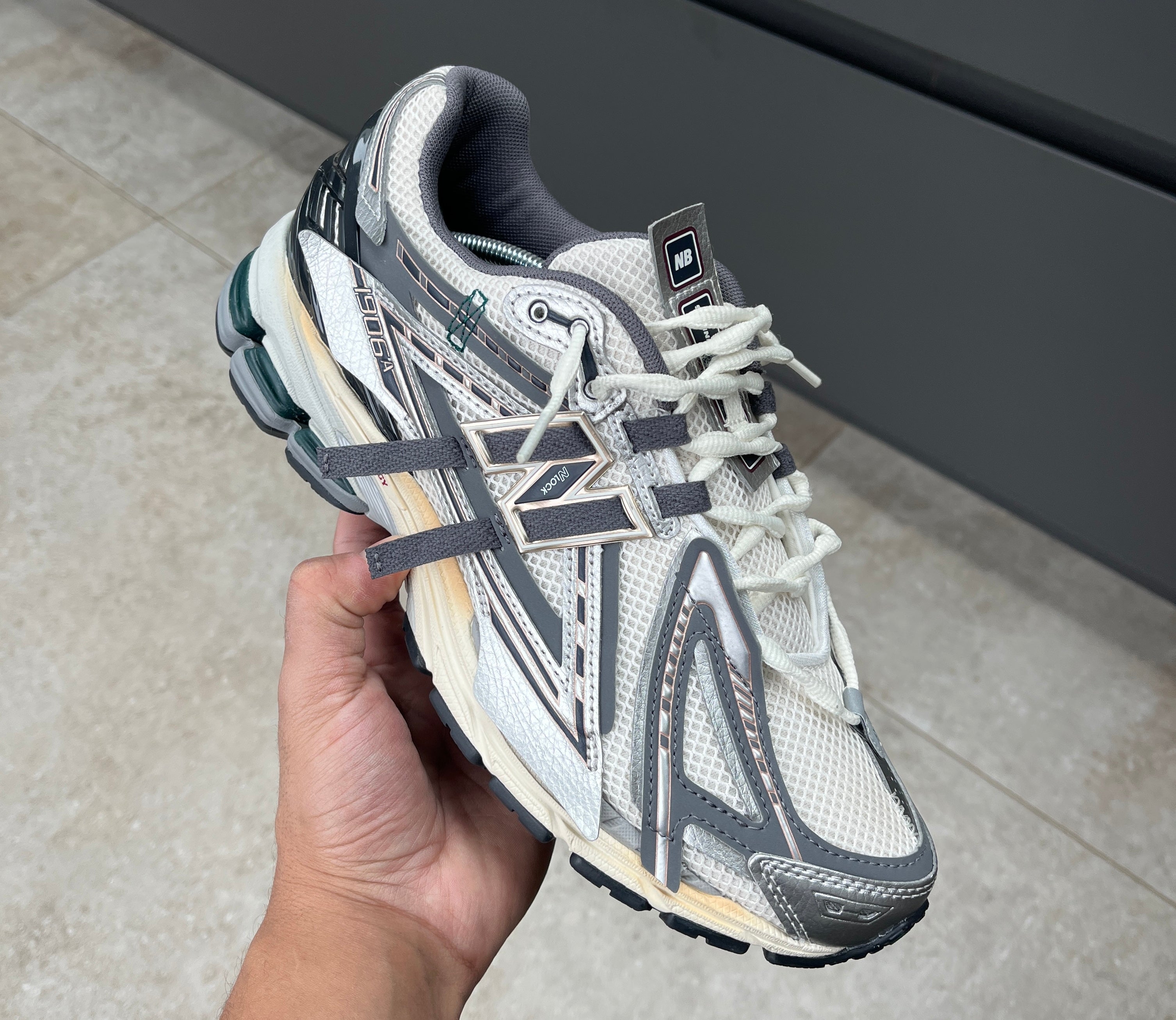 New Balance 1906A Silver Metalic Castlerock